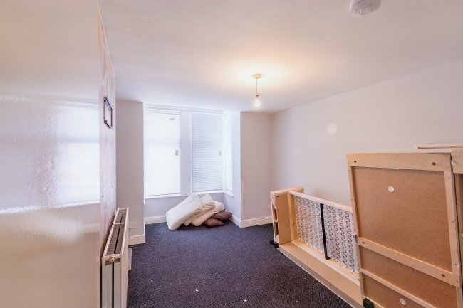 12A & 12B Conway Drive, Leeds, LS8 5JG 6