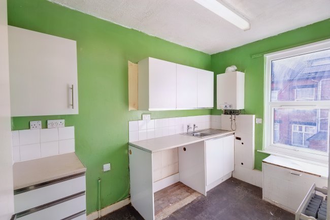 12A & 12B Conway Drive, Leeds, LS8 5JG 6