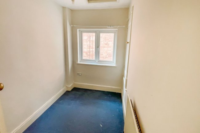 8 Abingdon Road, West Bridgford, Nottingham, NG2 5JR 7