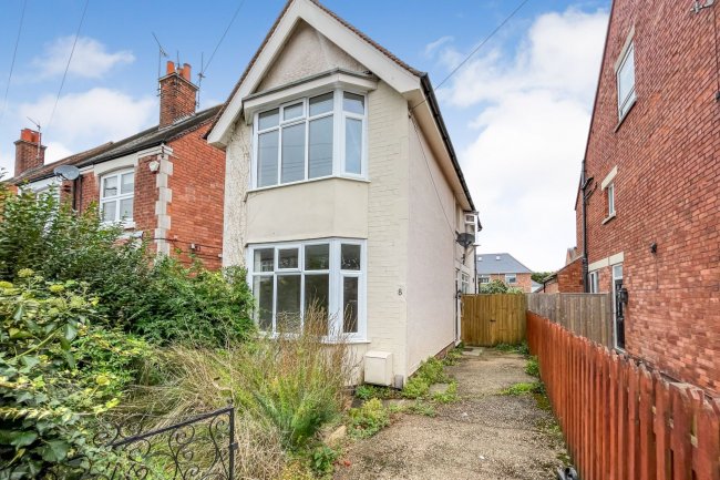 8 Abingdon Road, West Bridgford, Nottingham, NG2 5JR 7