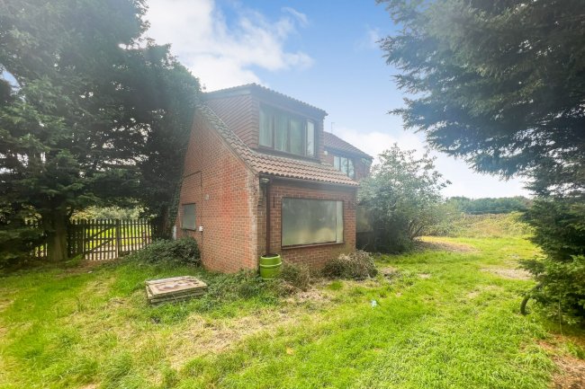 Wedgewood Farm, Mill Road, Burgh Castle, Great Yarmouth, NR31 9QS 1