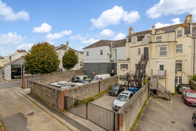 34 Mutley Plain, Plymouth, PL4 6LD 2