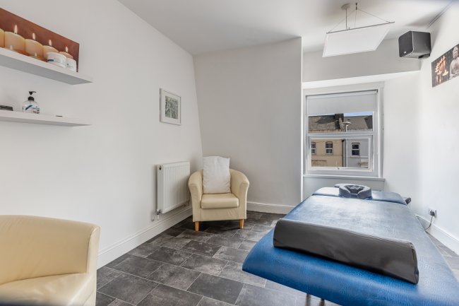 34 Mutley Plain, Plymouth, PL4 6LD 2