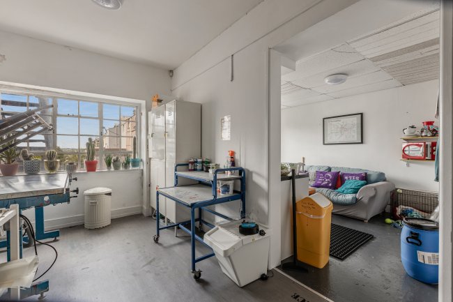 34 Mutley Plain, Plymouth, PL4 6LD 2