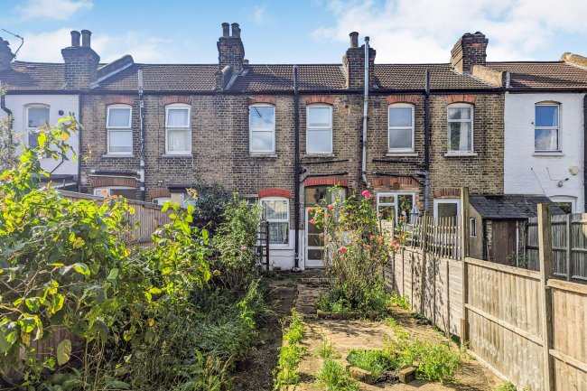 19 Tankerton Terrace, Mitcham Road, Croydon, Surrey CR0 3HJ 2