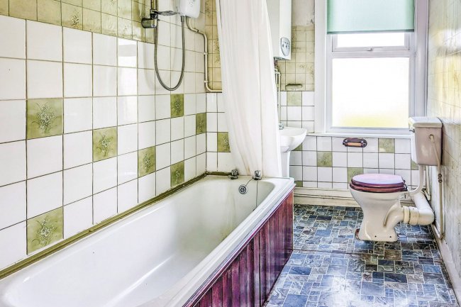 19 Tankerton Terrace, Mitcham Road, Croydon, Surrey CR0 3HJ 2