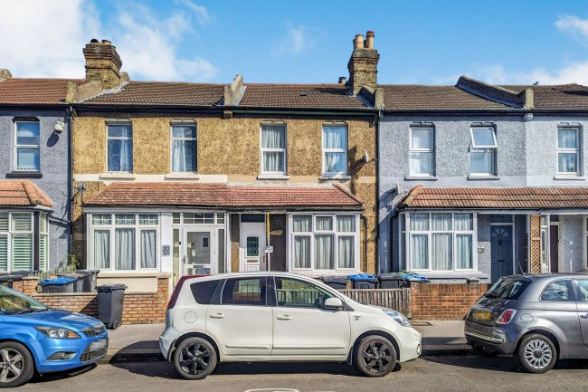 19 Tankerton Terrace, Mitcham Road, Croydon, Surrey CR0 3HJ 2