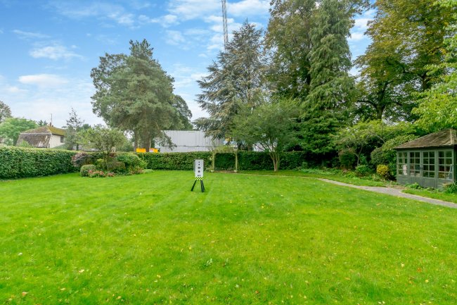 Langholm, 1 Langholm Close, Beverley HU17 7DH 9