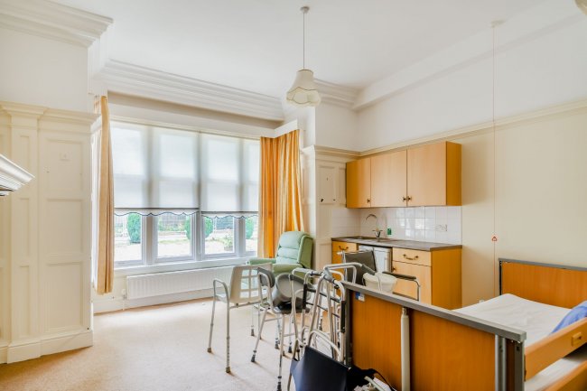 Langholm, 1 Langholm Close, Beverley HU17 7DH 9