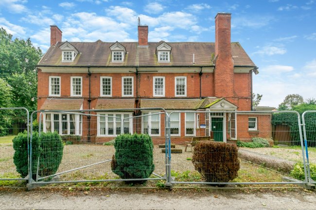 Langholm, 1 Langholm Close, Beverley HU17 7DH 9