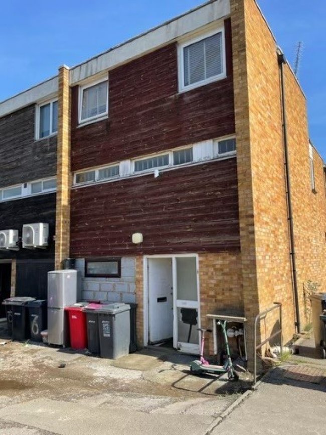 249 Ferry Road, Hullbridge, Essex, SS5 6NA 3