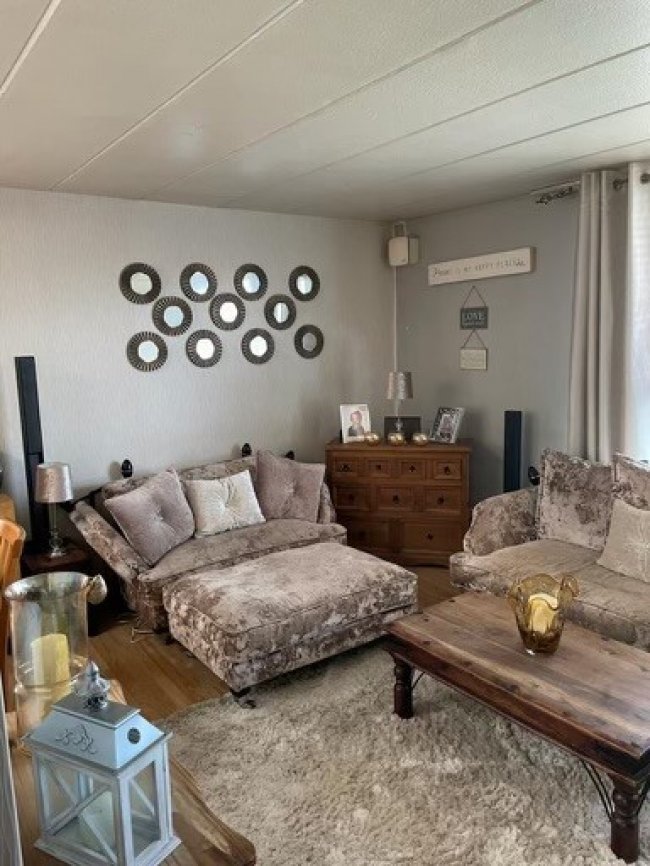 249 Ferry Road, Hullbridge, Essex, SS5 6NA 3