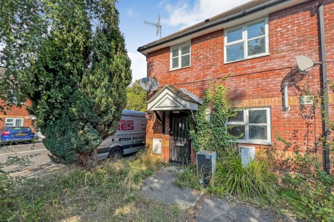 3 Breech Close, Portsmouth, PO3 5QR 9