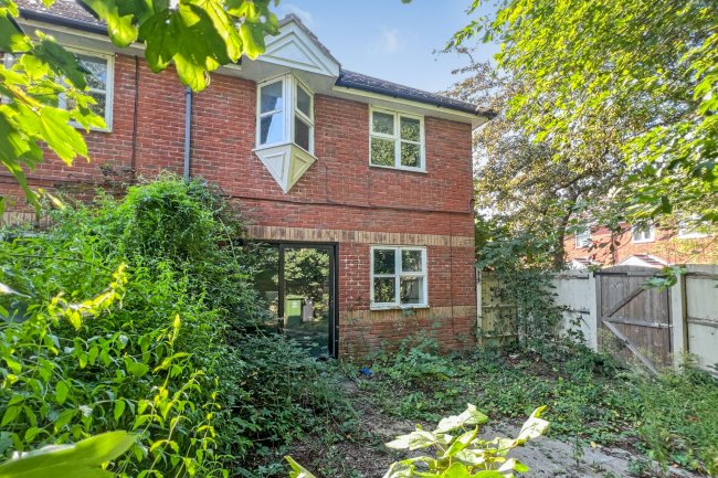 3 Breech Close, Portsmouth, PO3 5QR 9