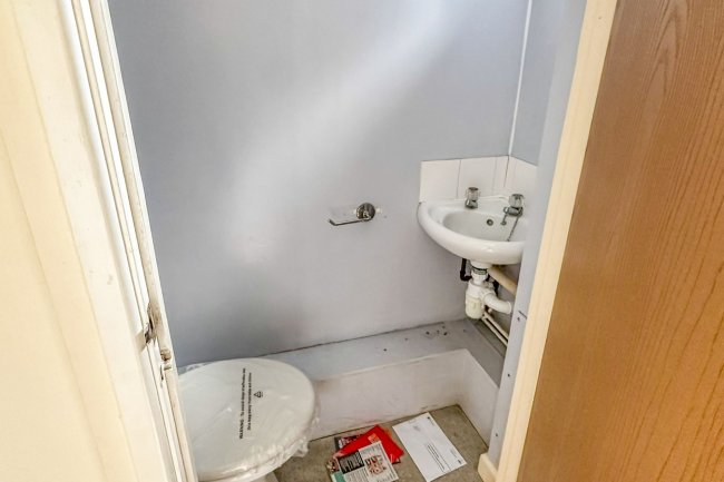 2 Breech Close, Portsmouth, PO3 5QR 8