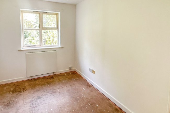 2 Breech Close, Portsmouth, PO3 5QR 8