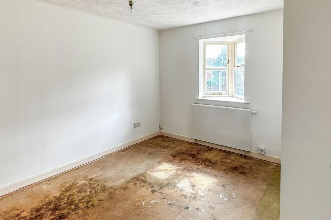 2 Breech Close, Portsmouth, PO3 5QR 8