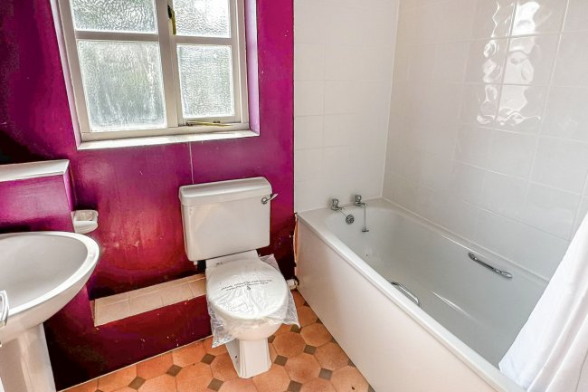 2 Breech Close, Portsmouth, PO3 5QR 8