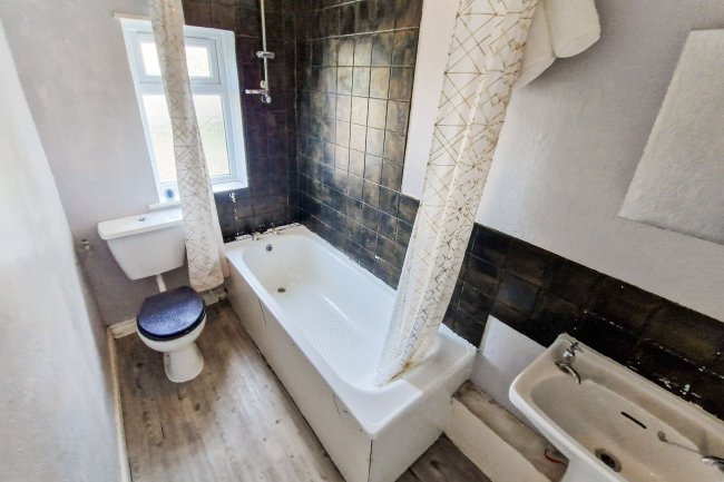 18 St Marys Road, Burgess Hill, RH15 8NU 8