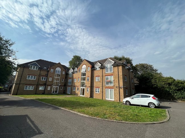 Flat 11, Grove Court, 258 Hornchurch Road, Essex, RM11 1QA 6