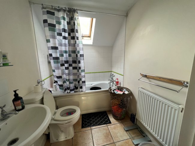 Flat 11, Grove Court, 258 Hornchurch Road, Essex, RM11 1QA 6