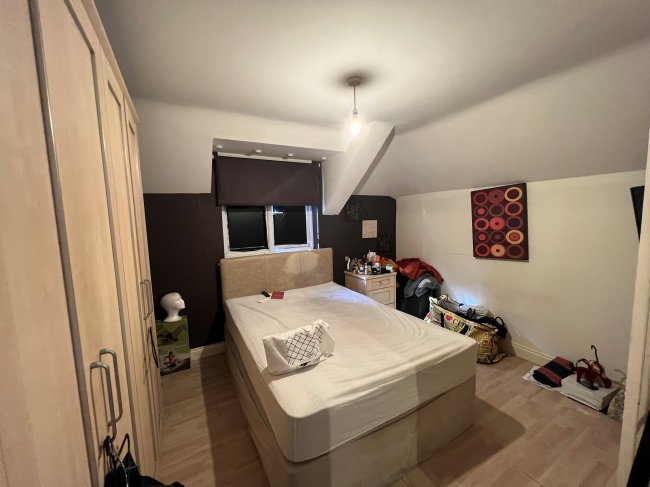 Flat 11, Grove Court, 258 Hornchurch Road, Essex, RM11 1QA 6