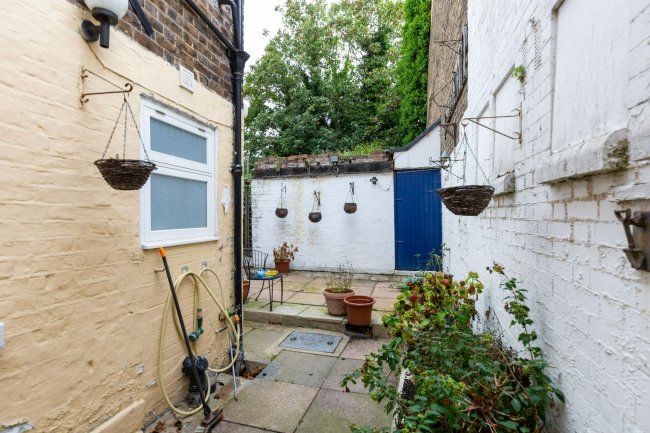 10 Northampton Grove, Islington, London, N1 2PL 2