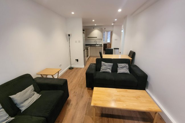 6 The Grampians, Shepherds Bush Road, Shepherds Bush, London, W6 7LN 1