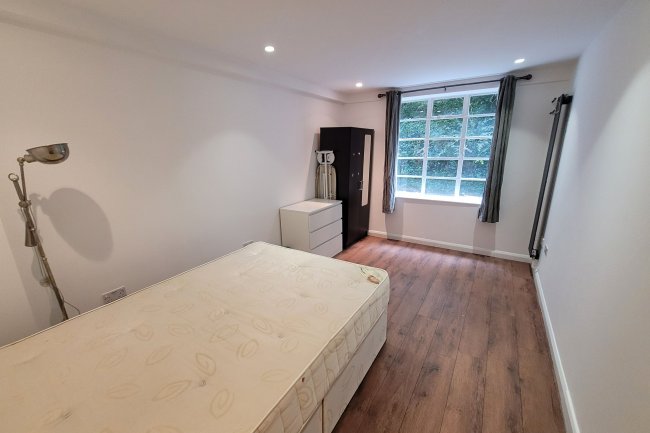 6 The Grampians, Shepherds Bush Road, Shepherds Bush, London, W6 7LN 1