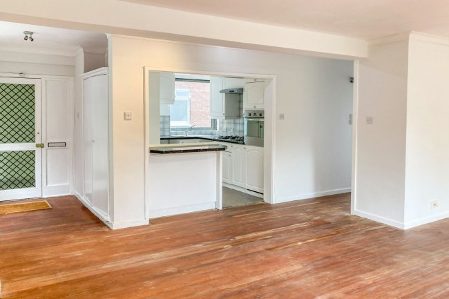 Flat 25, Drake Court, Tylney Avenue, London SE19 1LW 10