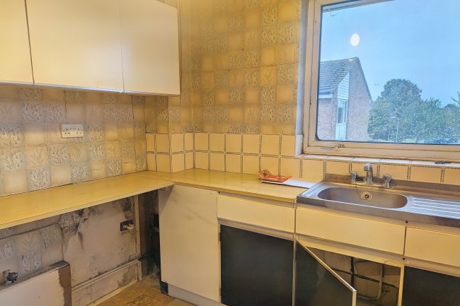 33 Colne Court, Tilbury, Essex, RM18 8RE 3