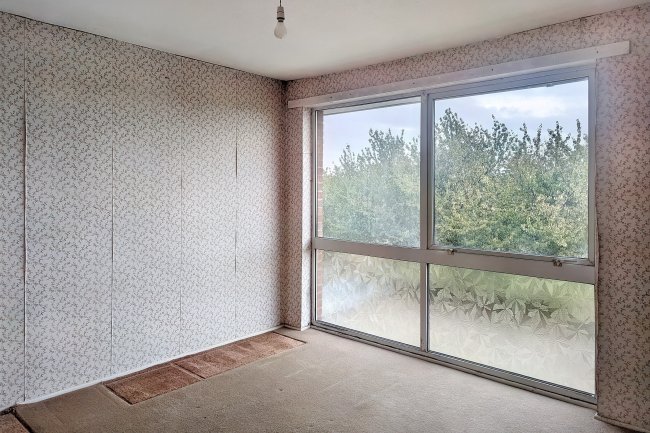 33 Colne Court, Tilbury, Essex, RM18 8RE 3