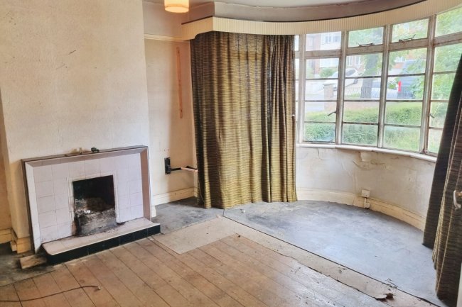 194 Hampden Way, Southgate, London, N14 7LY 3