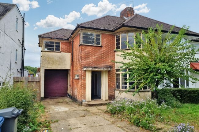 194 Hampden Way, Southgate, London, N14 7LY 3