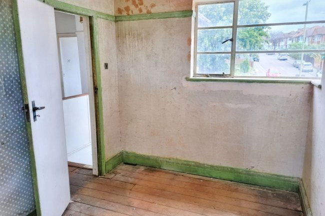 194 Hampden Way, Southgate, London, N14 7LY 3