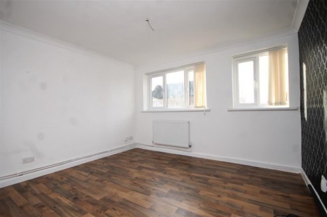 27-31 Oliver Road, Plus 12 Lock-up Garages to the Rear, Leyton, E10 5LD 6