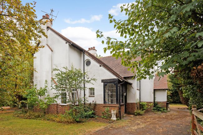 The White House, Black Rod Close, 35 Stapleford Lane, Toton, Nottingham, NG9 6FZ 1