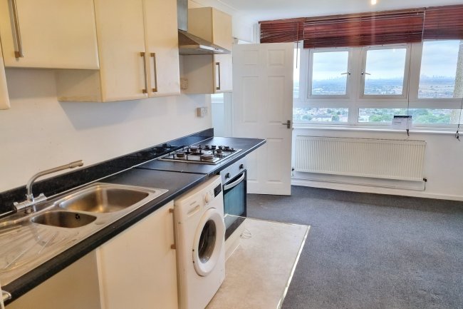 68, Highfield Towers, Hillrise Road, Romford, Essex, RM5 3DQ 10