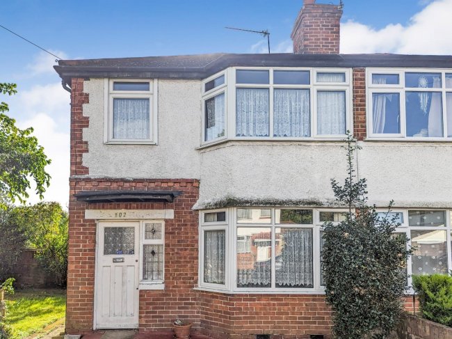 102 Petersfield Road, Staines-upon-thames, Middlesex, TW18 1DL 6