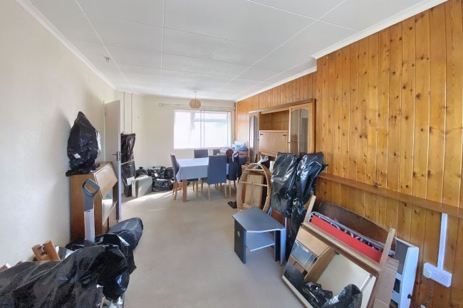 6 Millbourne Road, Hanworth, TW13 6NQ 3