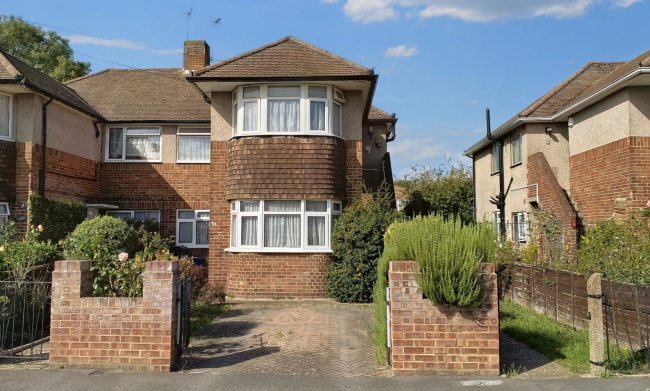 6 Millbourne Road, Hanworth, TW13 6NQ 3