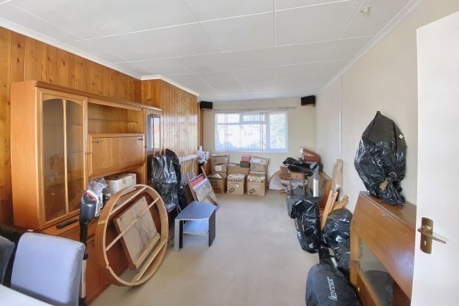 6 Millbourne Road, Hanworth, TW13 6NQ 3