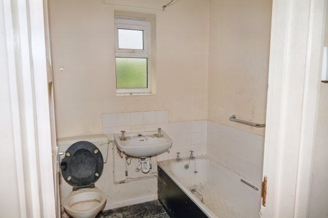 10 South Walk, Ramsey, Huntingdon, Cambridgeshire, PE26 1JS 2