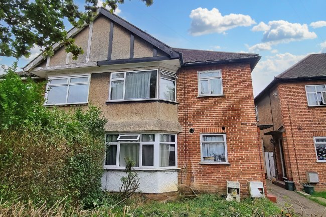 186A Shakespeare Avenue, Hayes, Middlesex, UB4 9AG 6