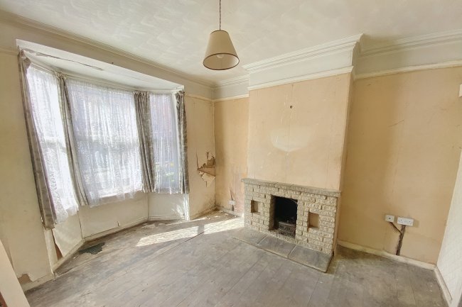 73 Albert Road, Wellingborough, Northamptonshire, NN8 1EL 4