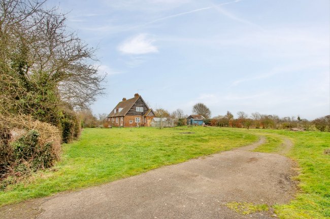 2 Signpost Field, Three Elm Lane, Tonbridge TN11 0BH 10