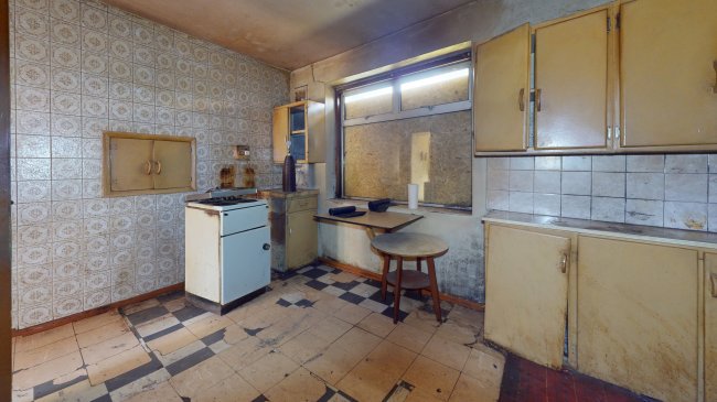 118 Oakleigh Road South, Southgate, London, N11 1LB 4