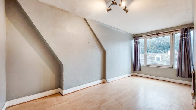 8 Broadmead Road, Folkestone, Kent, CT19 5AN 2