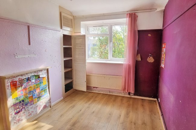 66 Groveway, Dagenham, Essex, RM8 3XL 2