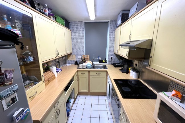 7 Dinerman Court, 38-42 Boundary Road, St John's Wood, London, NW8 0HQ 8